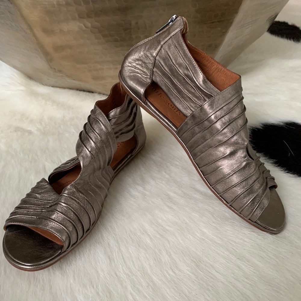 Kenneth Cole Gladiator Sandals